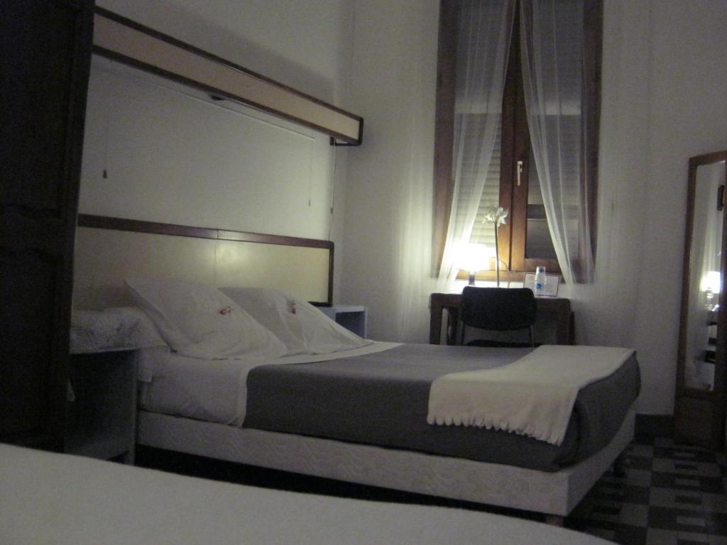 Hotel Innova Cardabella 아비뇽 객실 사진